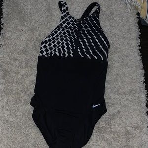 NIKE WOMANS ONE PIECE